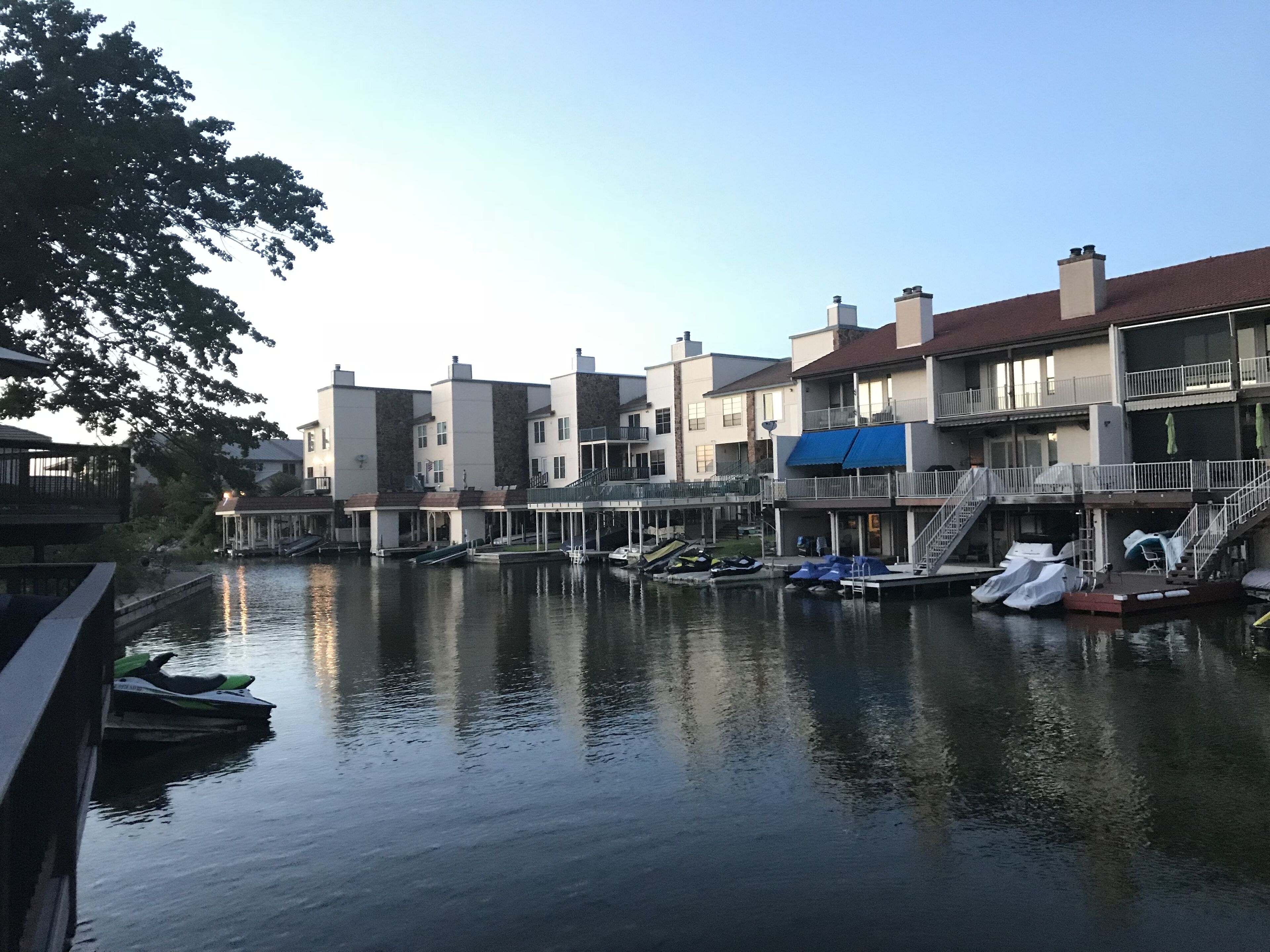 GORGEOUS WATERFRONT HOME W/ PRIVATE BOATHOUSE  FOR YOUR PEACEFUL GETAWAY