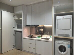 Fridge, microwave, oven - Stylish Room with Bath and Kitchenette Living (Tanjung Tokong)