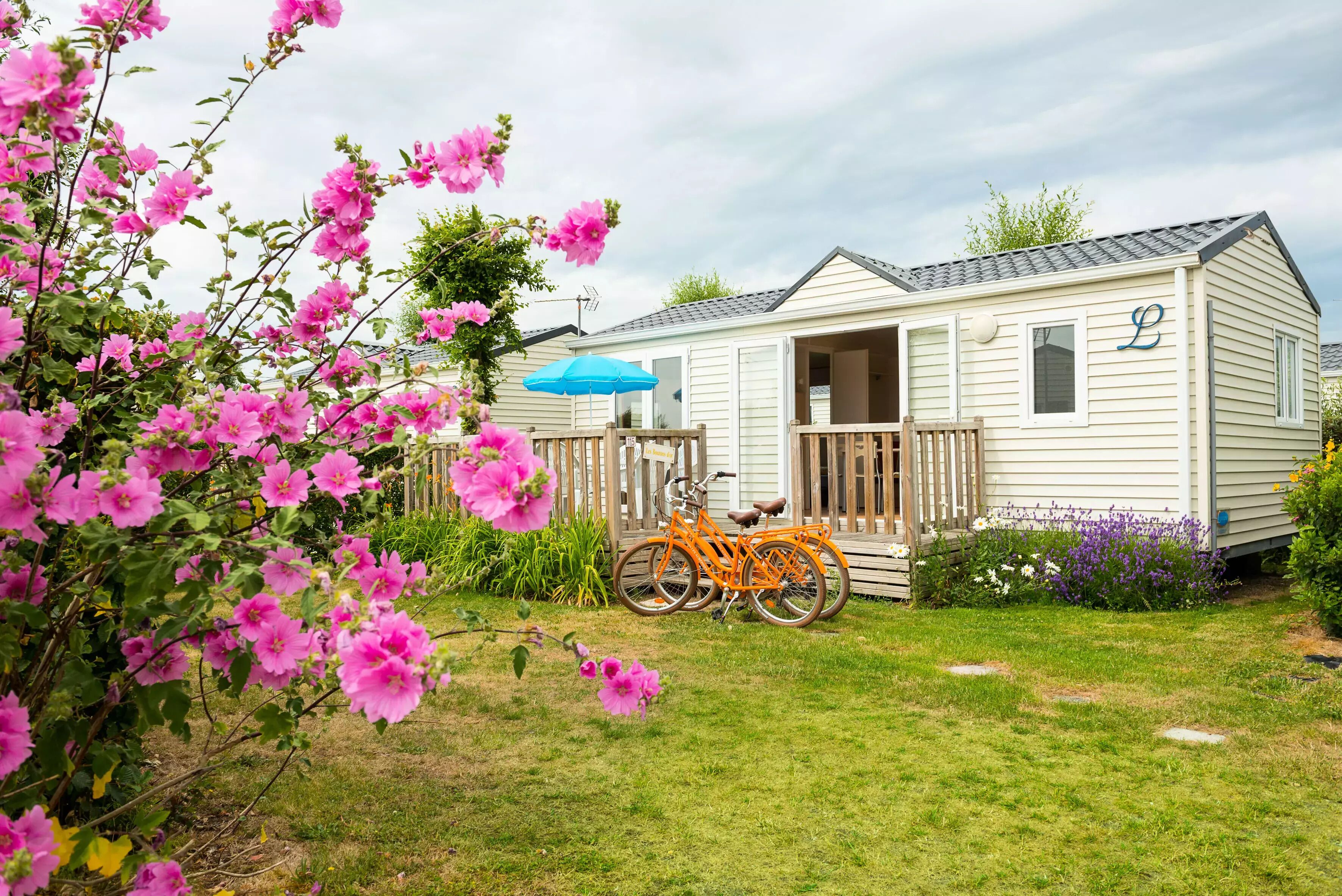 Camping Flower Les Aubépines**** - Mobil-Home Standard 3 Rooms 4 People