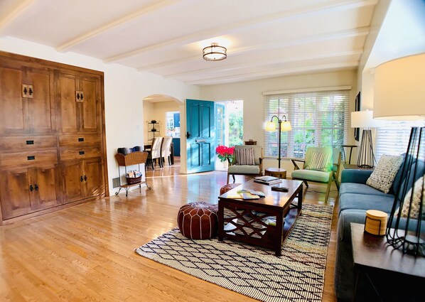 Smart-TV, peis, Netflix og DVD-spiller