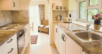 Spring Cottage - HW7734