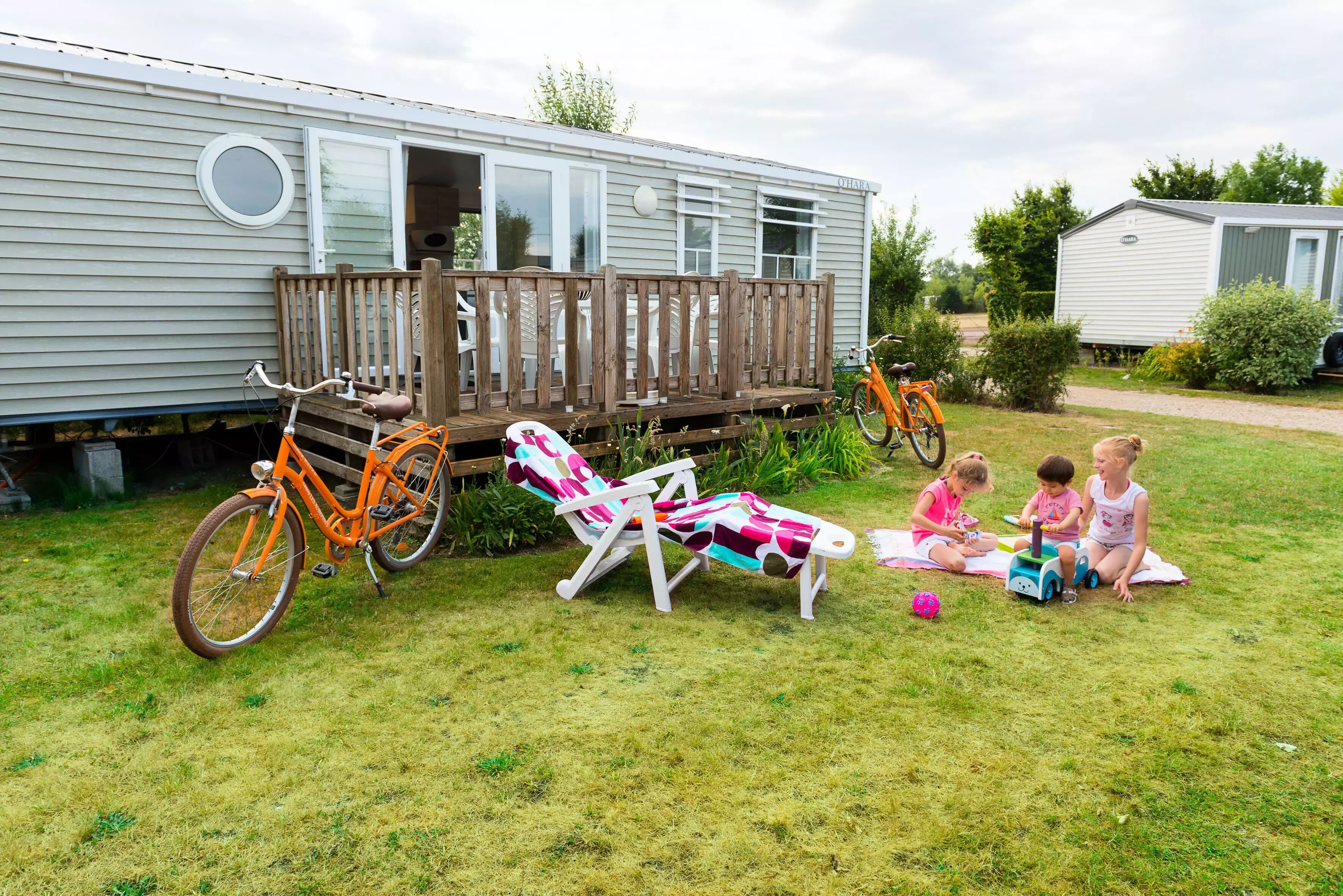 Camping Flower Les Aubépines**** - Mobil-Home Standard 4 Rooms 6 People