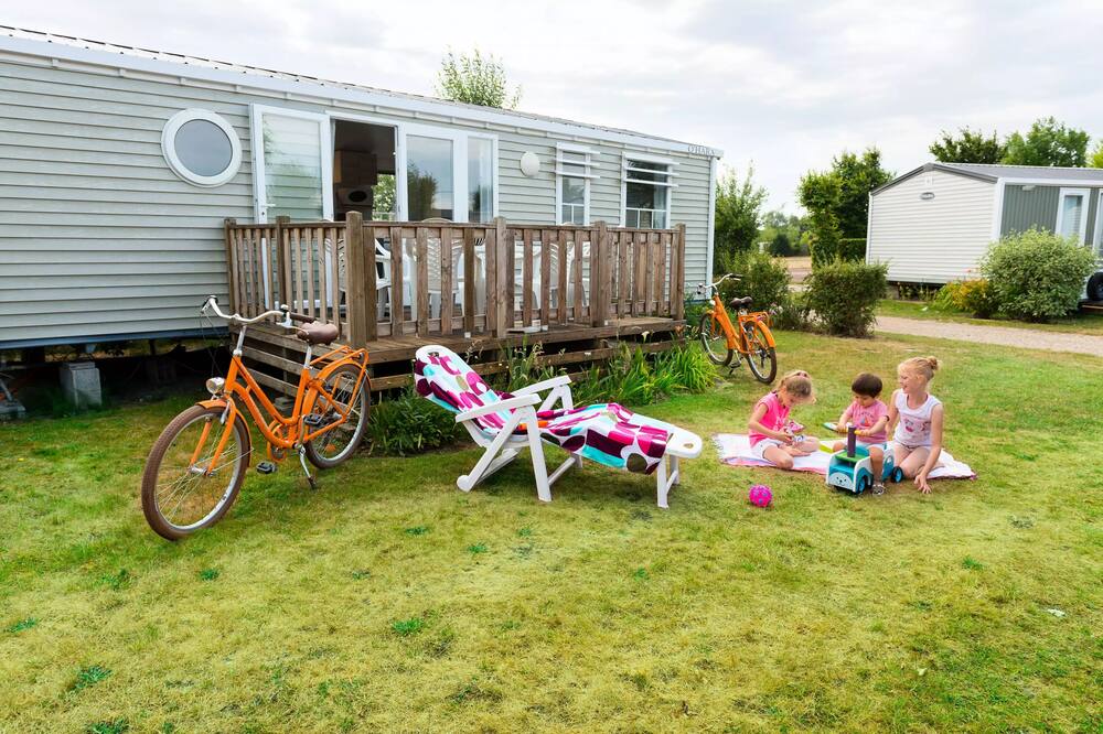 Camping Flower Les Aubépines**** - Mobil-Home Standard 4 Rooms 6 People