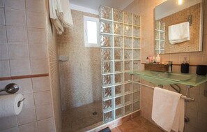 Handtücher, Seife, Toilettenpapier