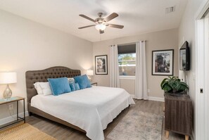 4 bedrooms, iron/ironing board, travel crib, free WiFi