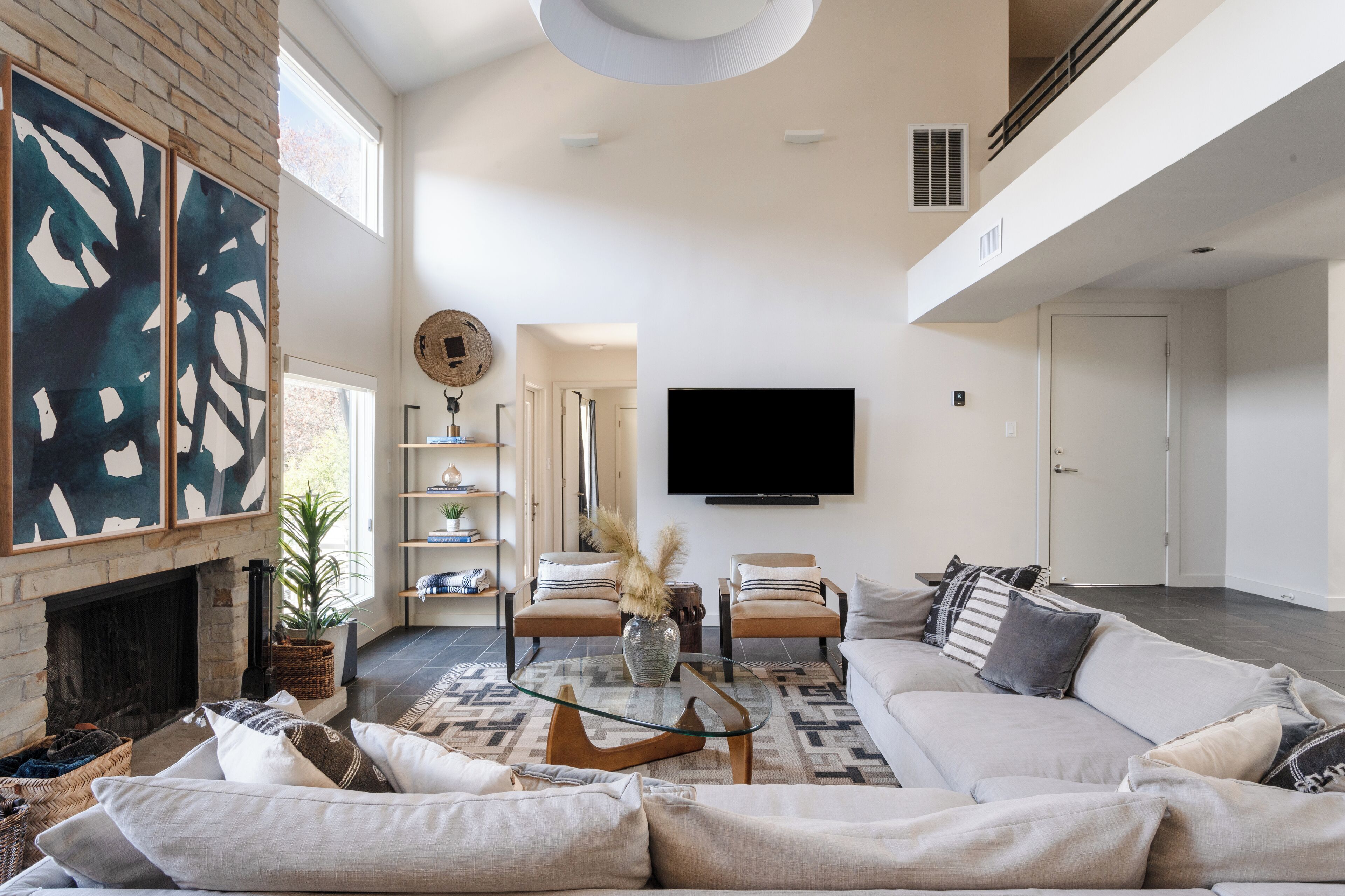 智能电视、壁炉、乒乓球、立体声音响