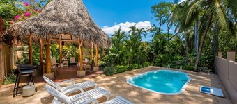 Petfriendly 3 Bedroom Home, Only steps from Tamarindo Beach.