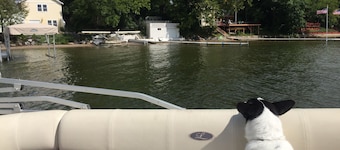 LAKE FRONT COTTAGE ON IYOPAWA ISLAND GOLF COURSE