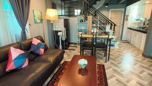 TV - Cozy house 1 BR, close to the beach (Tambon Choeng Thale)
