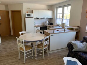 Unclassified image, 5 of 20, button