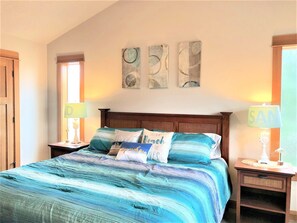 4 bedrooms, iron/ironing board, WiFi, bed sheets - 4 Bedroom House Just 1-1/2 Blocks to the Beach and a Hot Tub! (Pacific City)