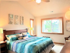 4 bedrooms, iron/ironing board, WiFi, bed sheets