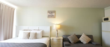 Fer et planche à repasser, accès Internet, draps fournis