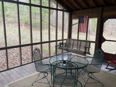 Cabins in Brier Creek near Lake Nolin State Park and Mammoth Cave