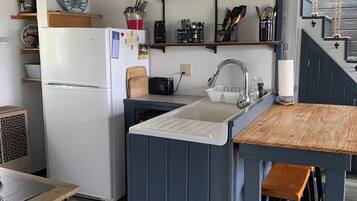 Réfrigérateur grande capacité avec congélateur, four à micro-ondes