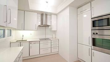 Refrigerador, microondas, horno y lavavajillas