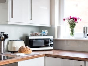 Lave-vaisselle, chaise haute