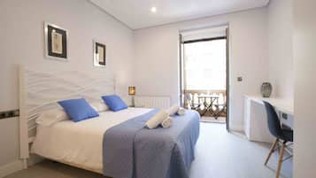2 slaapkamers, een strijkplank/strijkijzer, gratis wifi, beddengoed