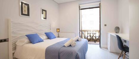 2 slaapkamers, een strijkplank/strijkijzer, gratis wifi, beddengoed