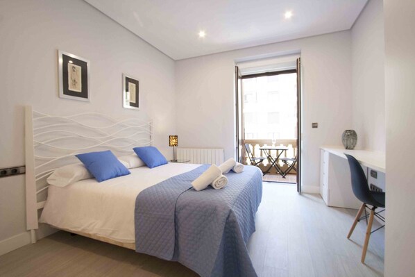 2 bedrooms, iron/ironing board, free WiFi, bed sheets