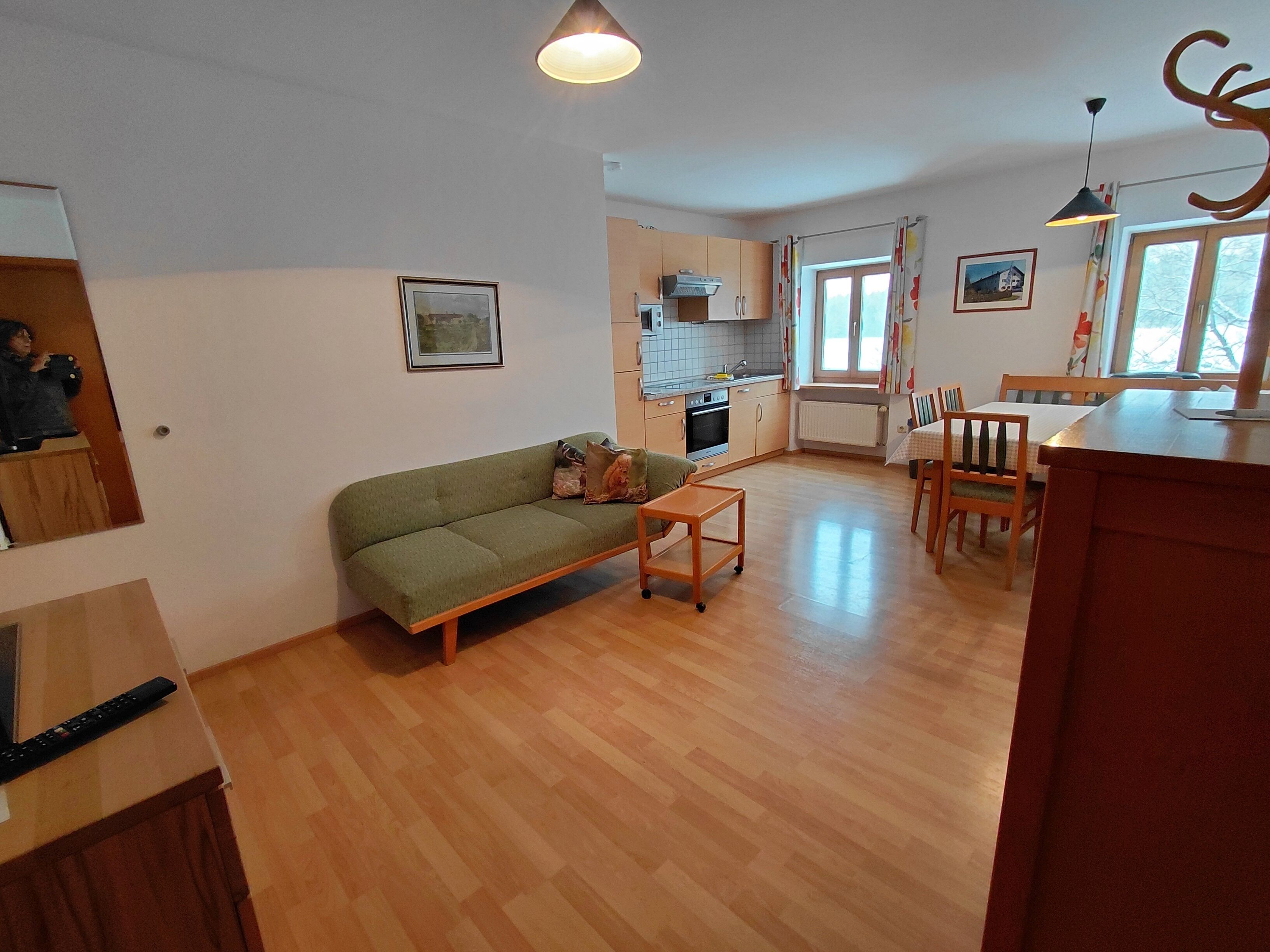 Fernseher, Tischtennisplatte