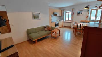 Fernseher, Tischtennisplatte