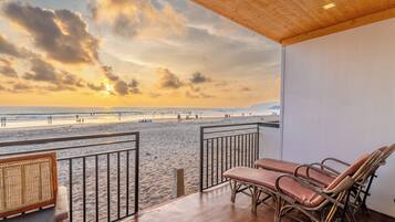 Front Sea view Hut | Free WiFi, bed sheets