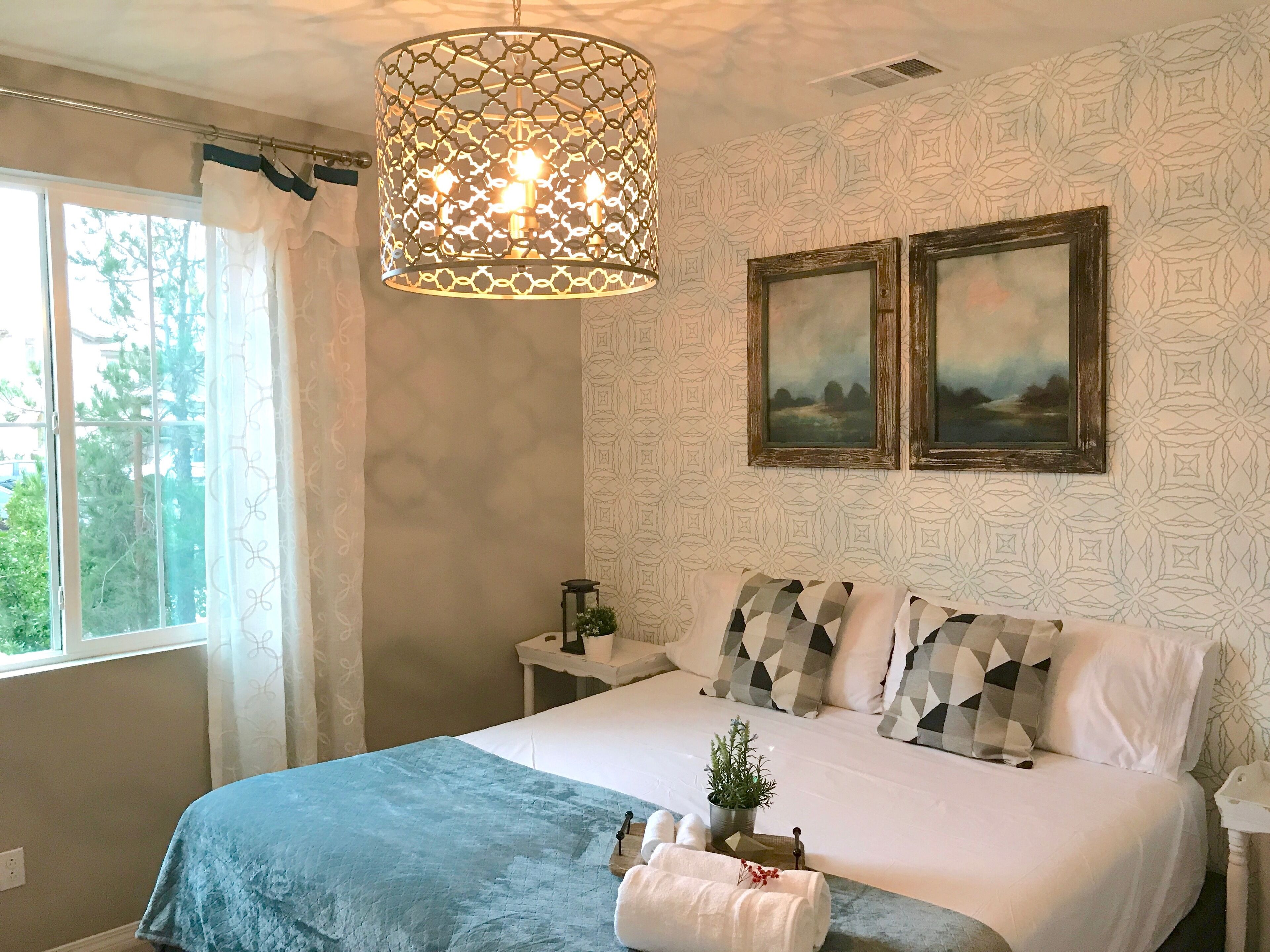 5 dormitoris, caixa forta a l'habitació i escriptori 