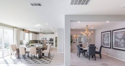 âCache Way-Luxurious Model HomeâPerfect for Family RetreatâFast WifiâKing Bedsâ