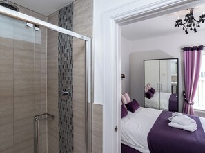 2 habitaciones, wifi gratis y ropa de cama