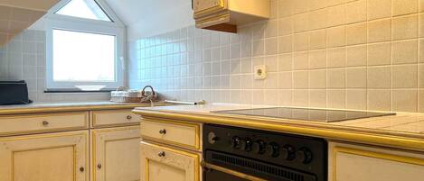 Refrigerador, horno, lavavajillas, tostadora