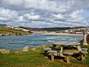 Property grounds - 3 bedroom accommodation in Newquay (Newquay)