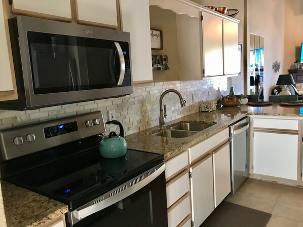 茶具/咖啡用具、冰箱、微波炉、烤箱