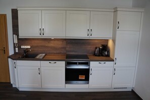 Refrigerador, horno y lavavajillas