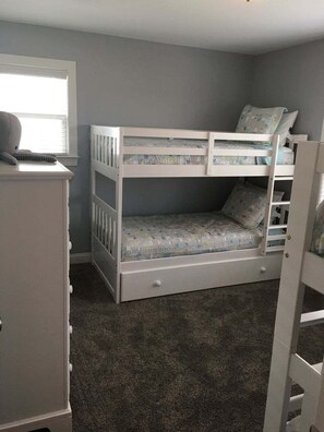 4 bedrooms, WiFi, bed sheets - Discover 'Best Day Ever': 4BR, 3BA beach house on Holden Beach, perfect for family fun! (Holden Beach)