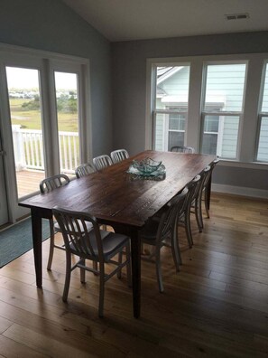 Dining - Discover 'Best Day Ever': 4BR, 3BA beach house on Holden Beach, perfect for family fun! (Holden Beach)