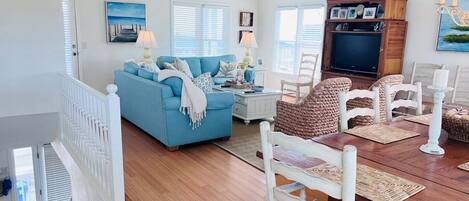 Televisión y chimenea