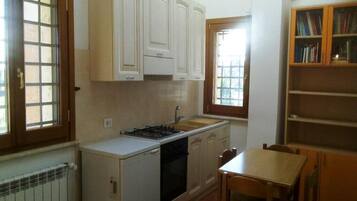 Forno, piano cottura, macchina per tè/caffè, pentole/stoviglie/utensili