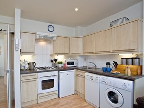 Dishwasher, cookware/dishes/utensils
