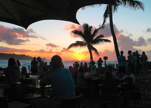 Tropical Turtle Bay Condo,  Steps from Pool & Walking Distance to Beach