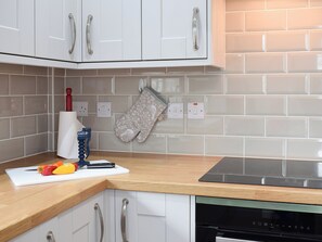 Seggiolone, pentole/stoviglie/utensili