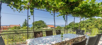 Appartement MARICA met zwembad