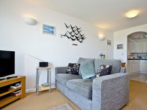 TV - Comfort and luxury in a sea front location with panoramic sea views. (Paignton)