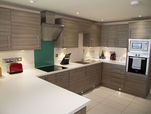 Dishwasher - Apartment 5 Latitude 51 Westward Ho! (Westward Ho!)