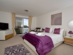 3 室のベッドルーム、WiFi (無料)