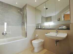 Bathroom - A breathtaking apartment in a unique position. (Westward Ho!)