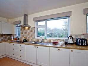 Dishwasher, cookware/dishes/utensils