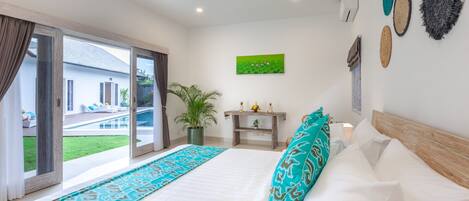 4 bedrooms, iron/ironing board, WiFi, bed sheets