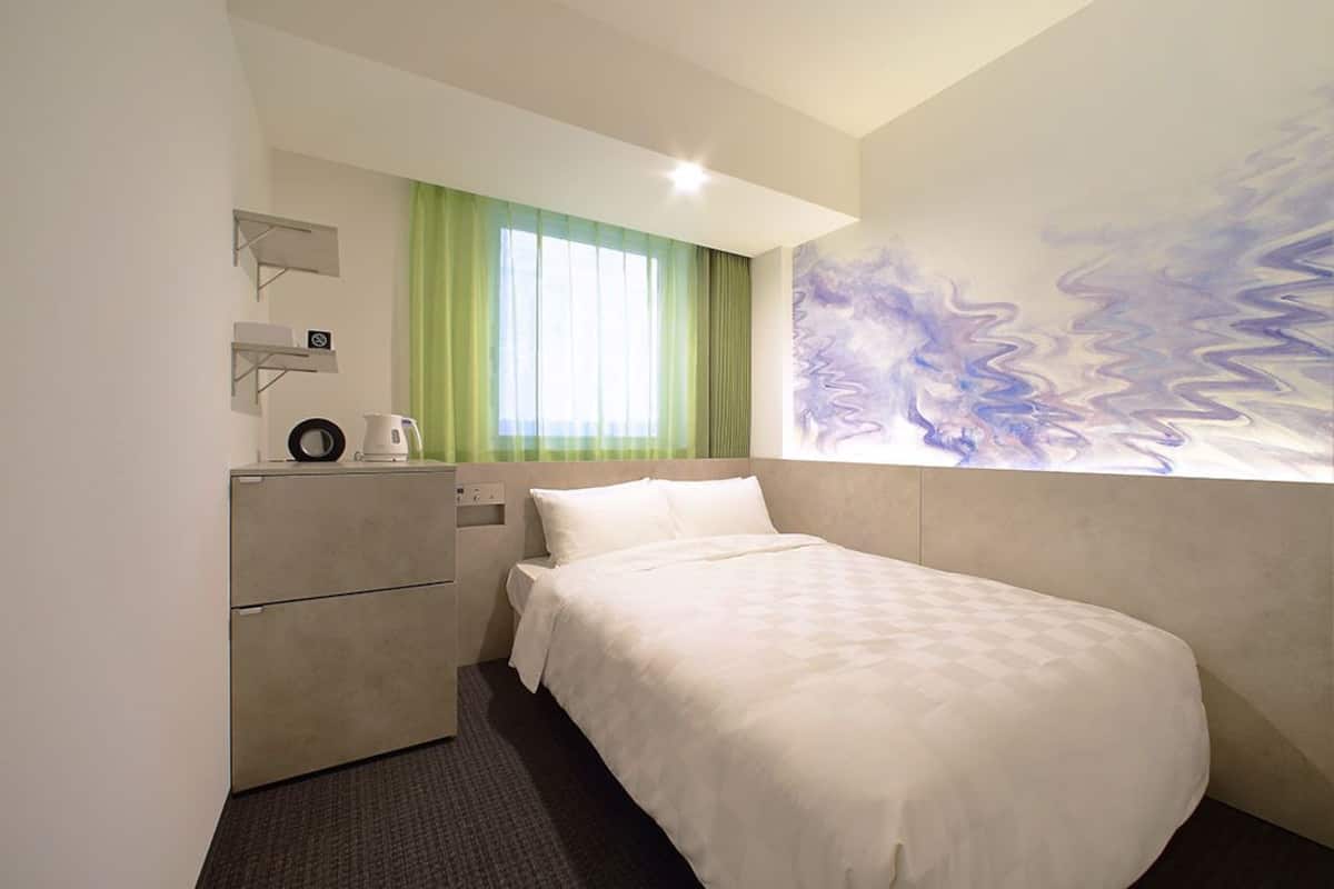 In-room safe, blackout curtains, soundproofing, free WiFi