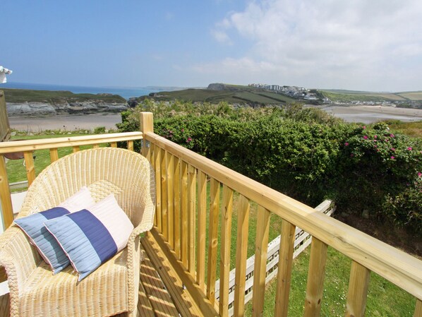 Property grounds - 2 bedroom accommodation in Newquay (Newquay)